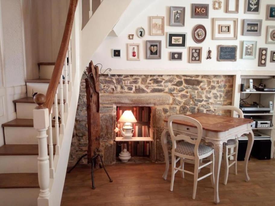 House At The Foot Of The Castle Of Fougeres别墅 外观 照片